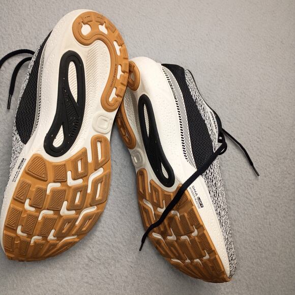 Brooks Adrenaline GTS 24 Running Shoes Mens 10.5 Black White Gum Sneakers